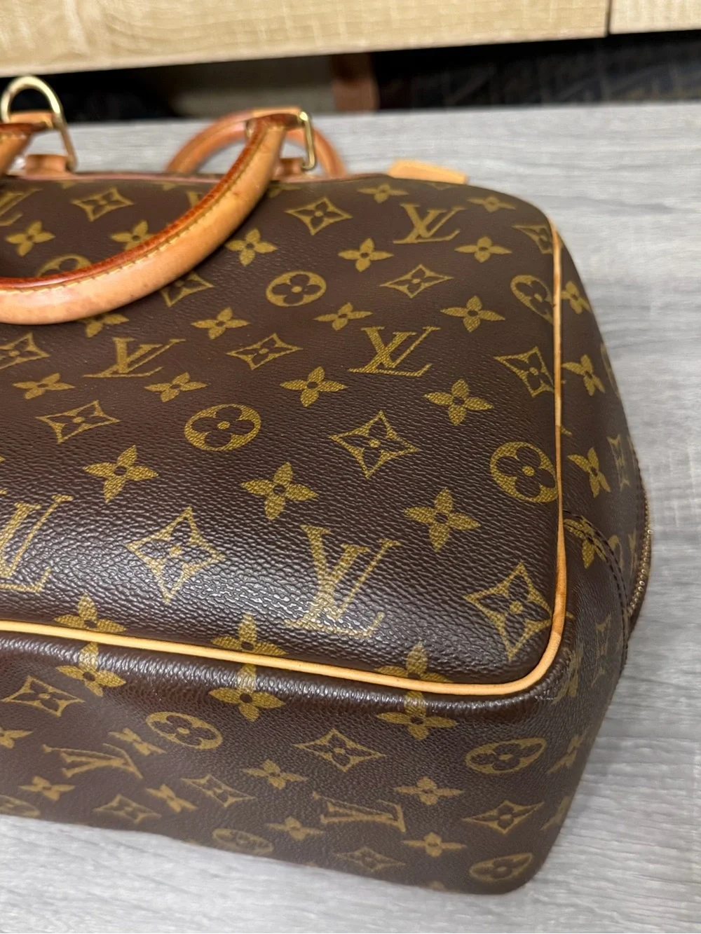 Louis Vuitton Vintage Deauville Monogram with COA